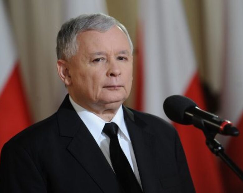 Miniatura: "Kaczyński boi się, bo mógłby przegrać z...