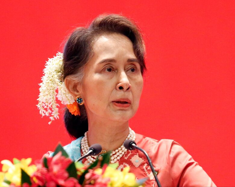 Miniatura: Junta ułaskawia byłą premier Mjanmy....