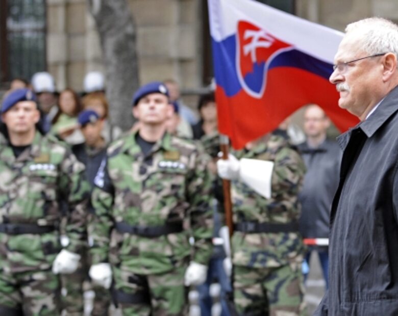 Miniatura: Słowacja: nasza armia nie jest w stanie...