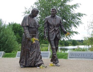 Miniatura: Zdewastowano pomnik papieża Jana Pawła II...