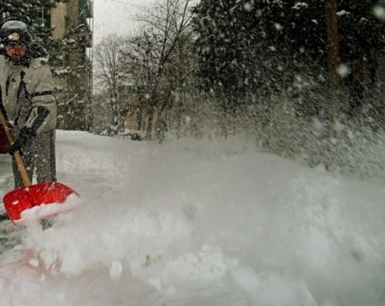 Miniatura: Mróz zabija na Bałkanach, śnieg paraliżuje...