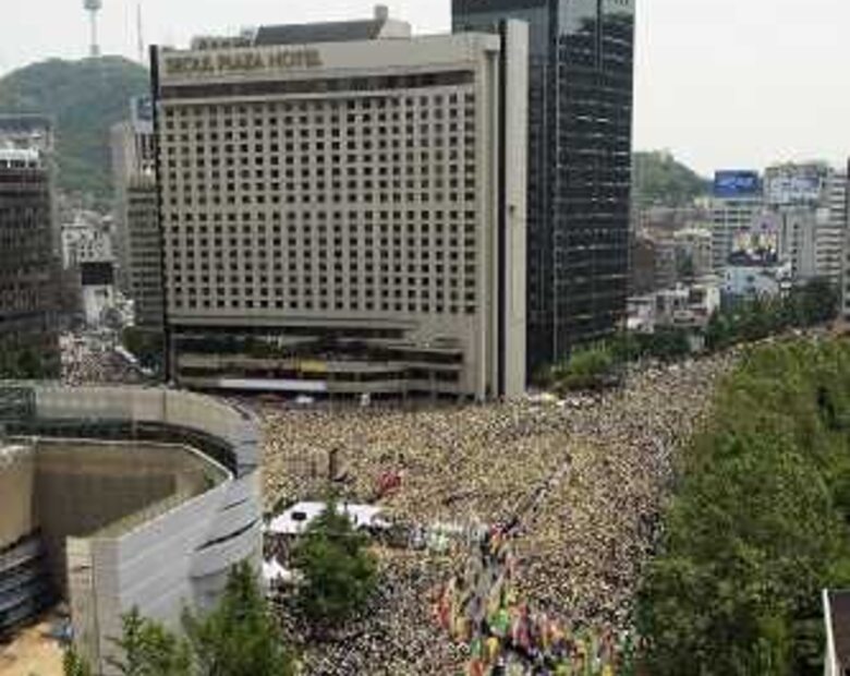 Miniatura: Seul: 15 tys. policjantów chroni pogrzeb...