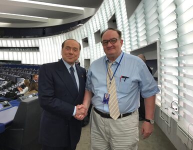 Miniatura: Saryusz-Wolski na zdjęciu z Berlusconim....