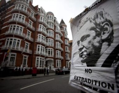 Miniatura: Brytyjczycy grożą Assange&#8217;owi....