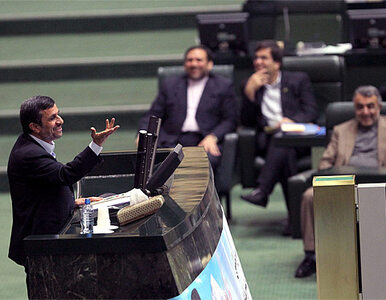 Miniatura: "Ahmadineżad miał grzecznie odpowiadać,...