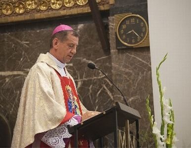 Miniatura: Biskup: Polska nie woła o daninę krwi