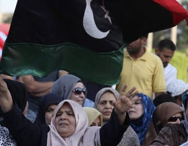 Miniatura: Libia: zrobił rewolucję, chce robić...