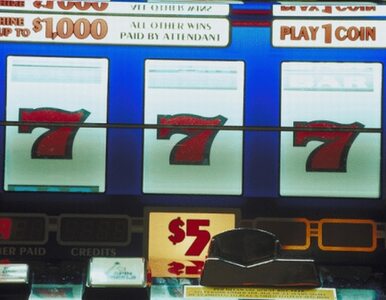 Miniatura: "Nowa ustawa hazardowa stawia hazardzistów...