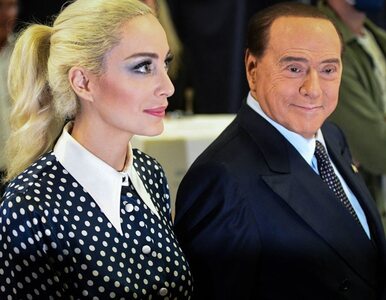 Miniatura: Rubaszny dziadek Berlusconi wraca do gry....
