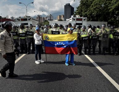 Miniatura: Pogrążona w chaosie Wenezuela zmieni...