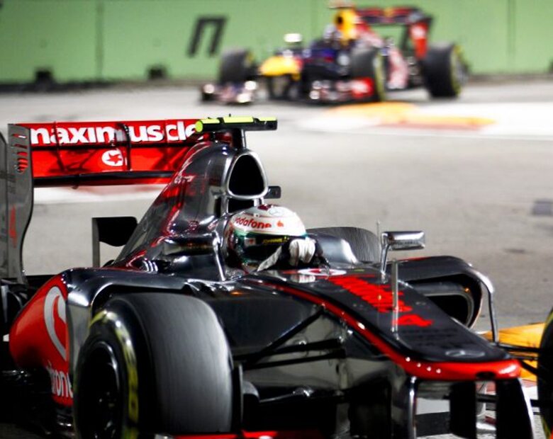 Miniatura: F1: Vettel wygrywa w Singapurze