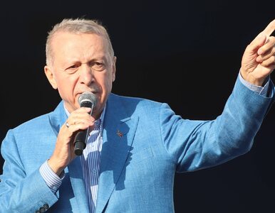 Miniatura: Erdogan walczy o głosy. Obiecał...