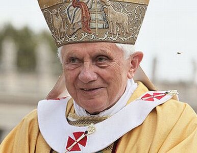 Miniatura: Benedykt XVI odprawił mszę za zmarłych...