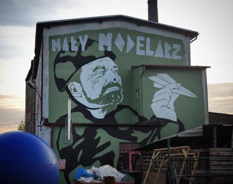 Miniatura: Antoni Macierewicz bohaterem muralu. „Mały...