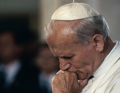 Miniatura: Relikwia Jana Pawła II ofiarowana przez...