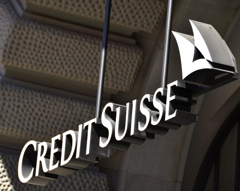 Miniatura: Po upadku Credit Suisse problemy ma też...
