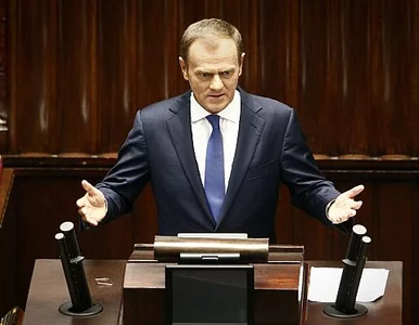 Miniatura: Exposé: Tusk zapowiada cięcia. Emerytury w...