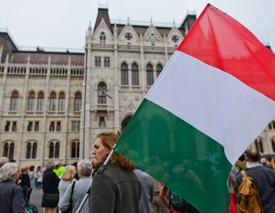 Miniatura: 98 proc. Węgrów przeciw migrantom, ale...