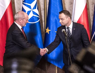 Miniatura: Macierewicz nie straci orderu Orła...