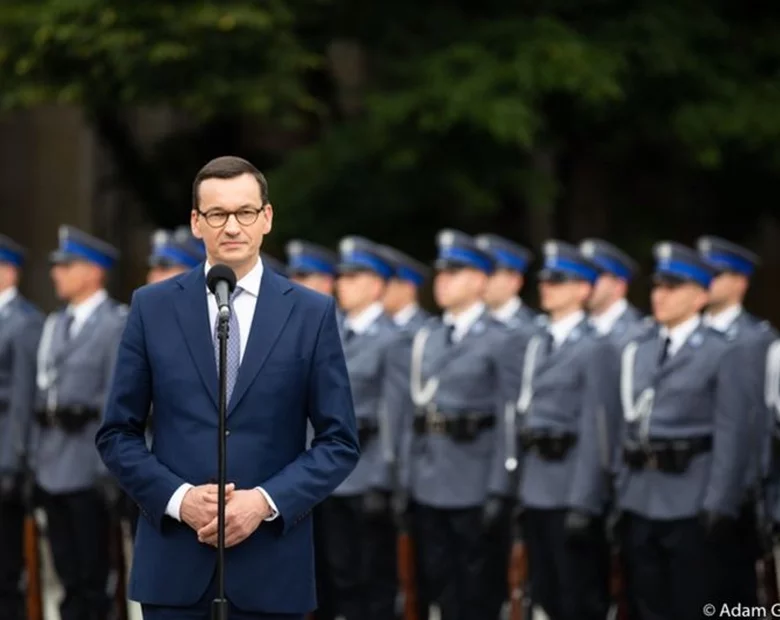 Miniatura: Premier: W „Złotopolskich” policjant gonił...