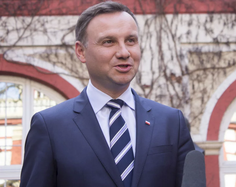 Miniatura: Duda namawia do udziału w wyborach i...