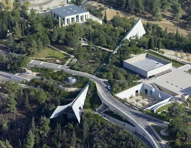 Miniatura: Instytut Yad Vashem ostro skrytykował...