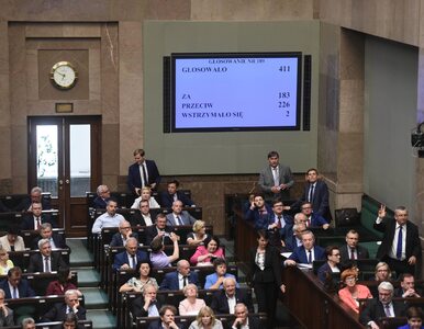 Sejm poparł projekt podwyżek cen paliw. Jak głosowali poszczególni...