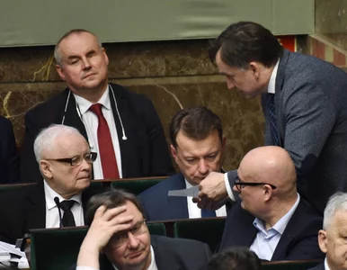 Miniatura: PiS daleko od większości w Sejmie. KO...