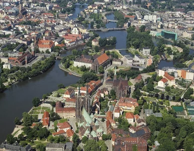 Miniatura: Wrocław. Szedł z nożami w kierunku Marszu...