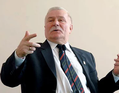 Miniatura: Wałęsa: to, co przewożę to moja sprawa