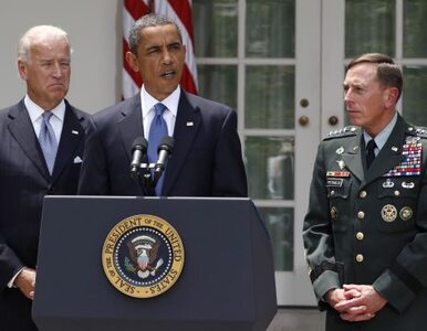 Miniatura: McChrystal rezygnuje, Petraeus nowym...