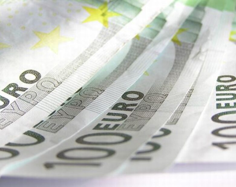 Miniatura: Strefa euro gotowa wypłacić Grecji kolejną...