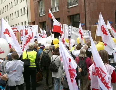 Miniatura: Związkowcy: chcemy Tuska puścić z torbami!