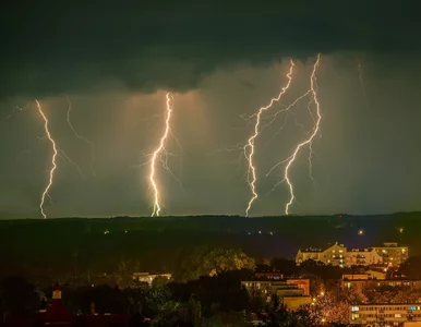 Miniatura: IMGW ostrzega. Burze z gradem na południu...