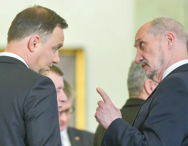 Miniatura: „GW”: Macierewicz zakazał dowódcom...