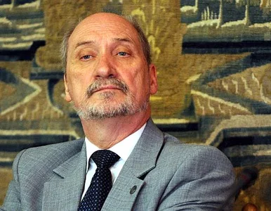 Miniatura: Macierewicz musi przeprosić byłego szefa WSI