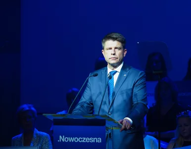 Miniatura: Petru: Kurcze, bądźcie poważni. Jest na...