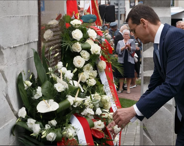 Miniatura: Mateusz Morawiecki odsłonił pomnik...