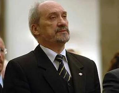 Miniatura: Macierewicz sekretarzem stanu w MON