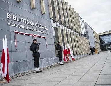 Miniatura: Bibliotece Głównej AMW nadano imię Lecha...