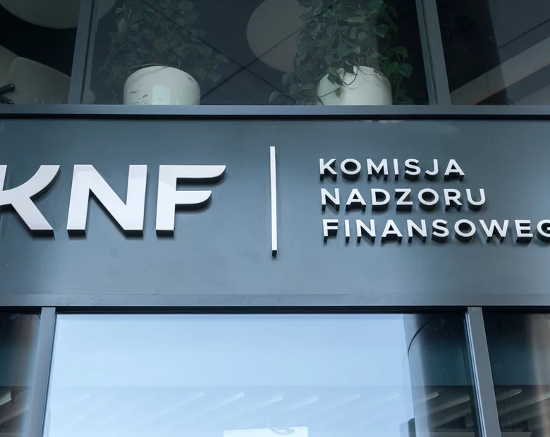 Miniatura: Były szef KNF trafi do aresztu na dwa...