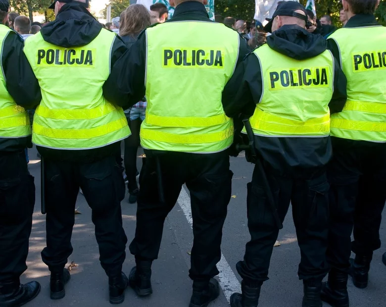 Miniatura: Kamery na mundurach policjantów. Pierwsze...