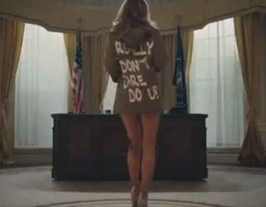Miniatura: Melania Trump tańcząca nago w Gabinecie...