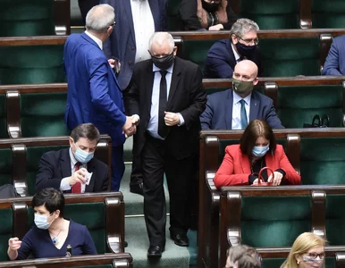 Miniatura: Nowy sondaż. Rośnie poparcie dla PiS. Z...