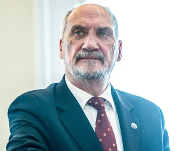 Miniatura: Macierewicz: Przyczyną śmierci ofiar...