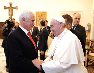 Mike Pence rozbawiony prezentem od papieża. „Zrobiłeś ze mnie bohatera”