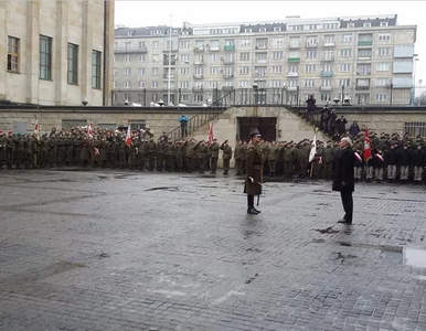 Miniatura: Szef MON na Apelu Pamięci: Polska spłaca...