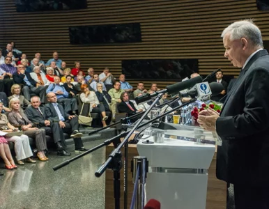 Miniatura: Kaczyński obiecuje, że zniesie podatek,...