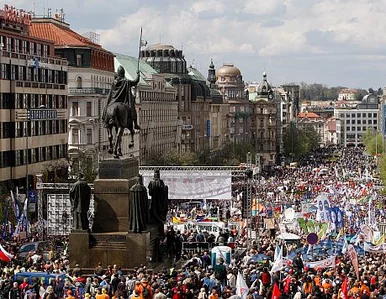 Miniatura: Czesi nie będą musieli fatygować się o urn