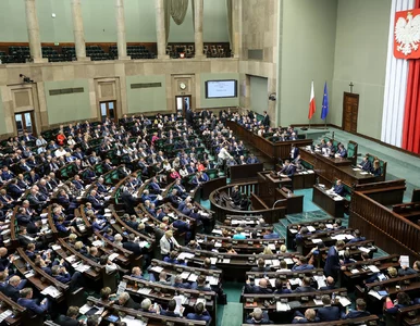 Miniatura: Sondaż poparcia dla partii. PiS i PO w...